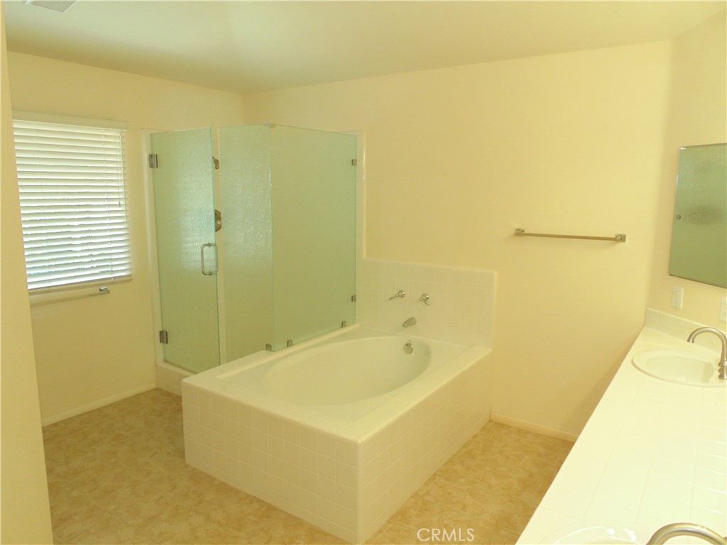 26711 Laurel Crest