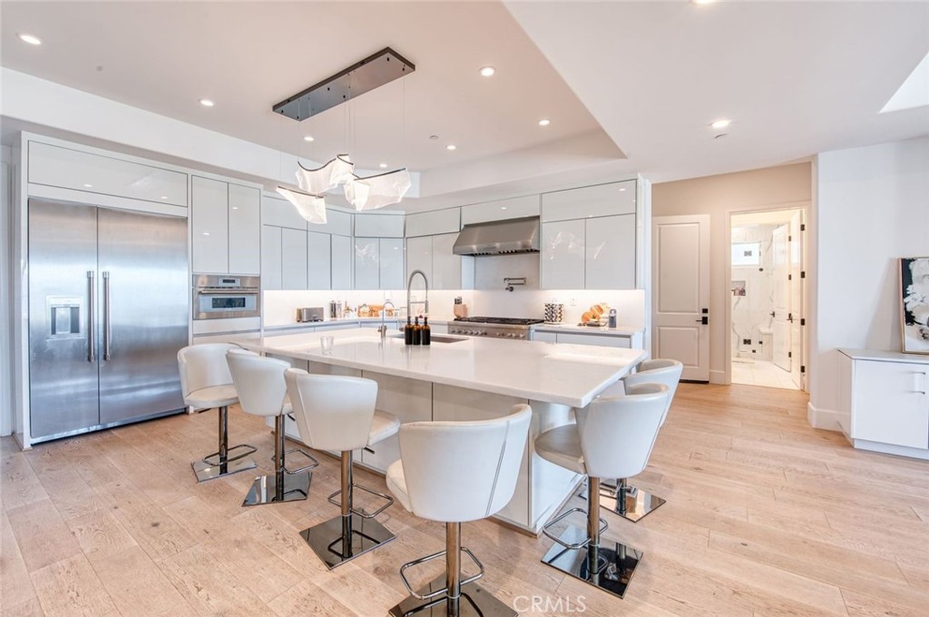 5585 Blue Ridge