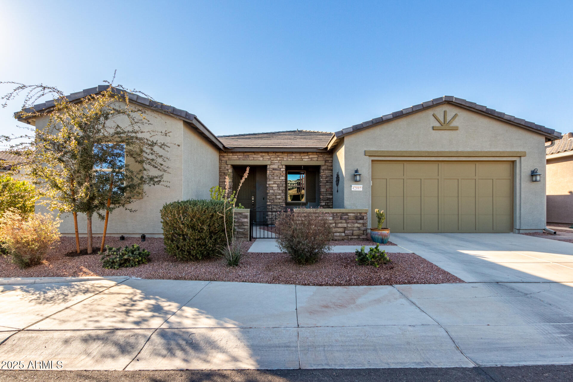 42085 W MORNING GLORY Way