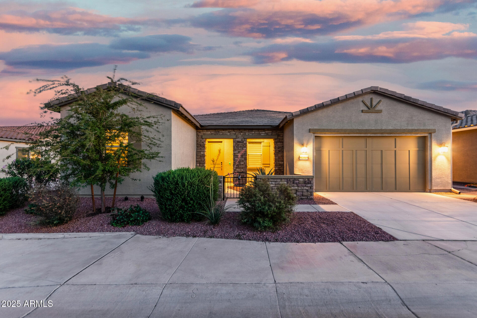 42085 W MORNING GLORY Way