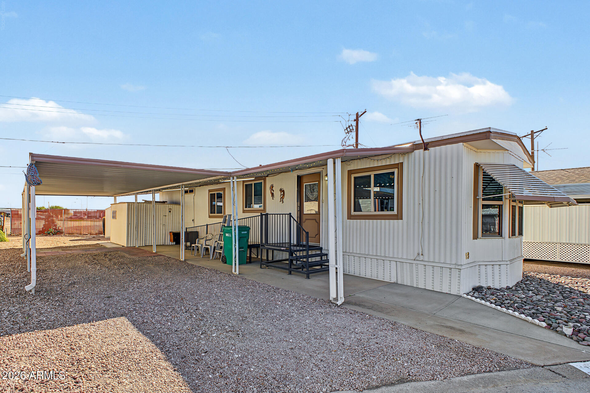 800 W APACHE Trail 18