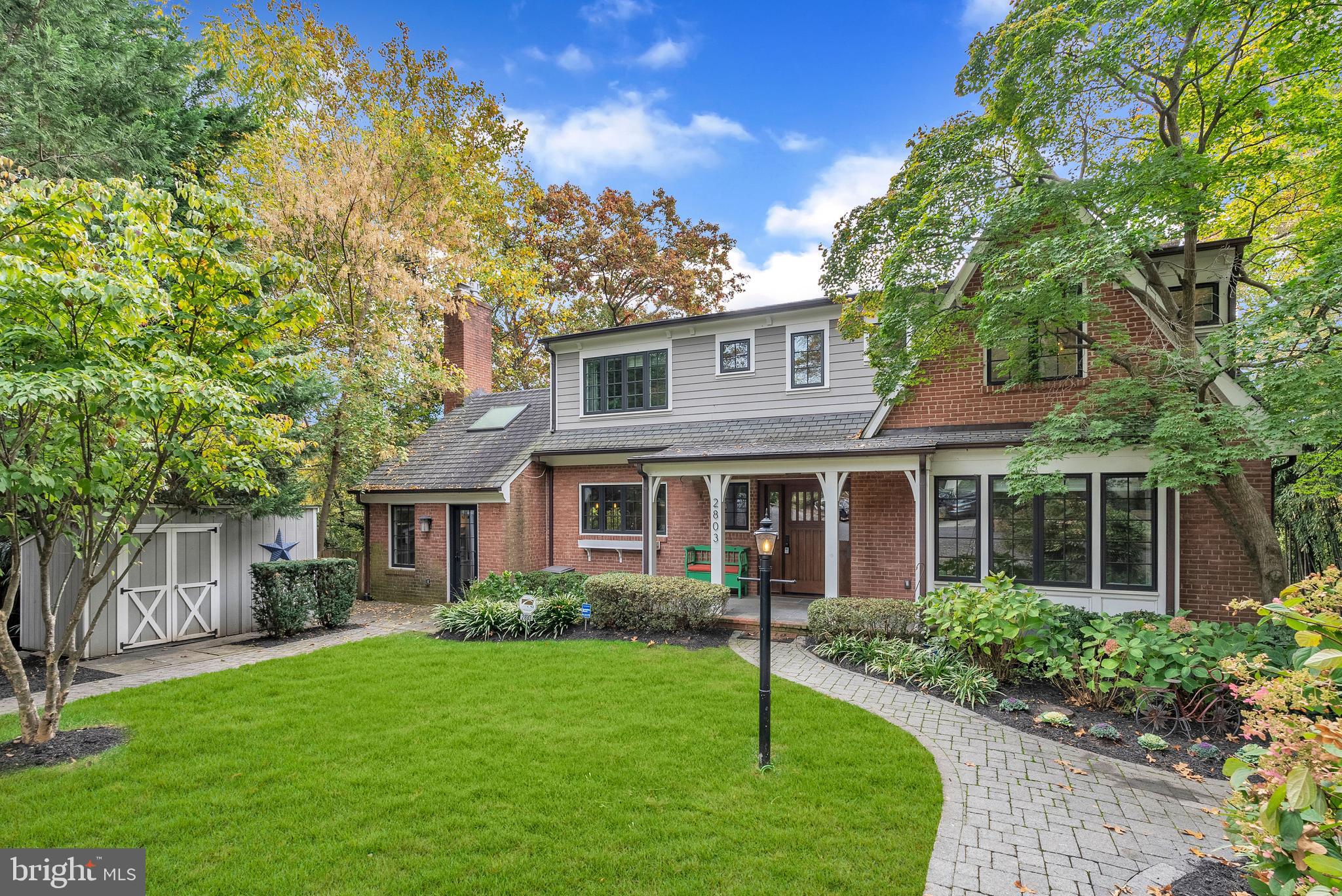 2803 Arizona Ter NW