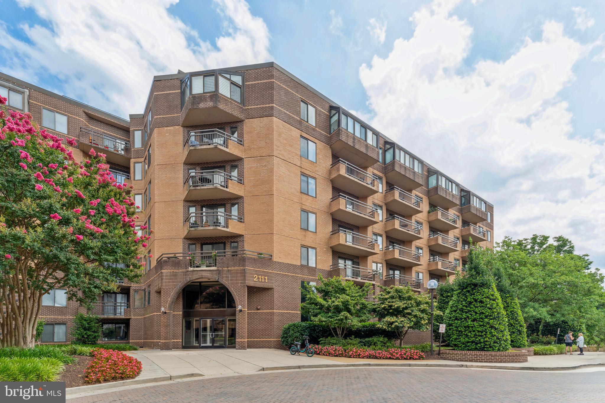 2111 Wisconsin Ave NW #119
