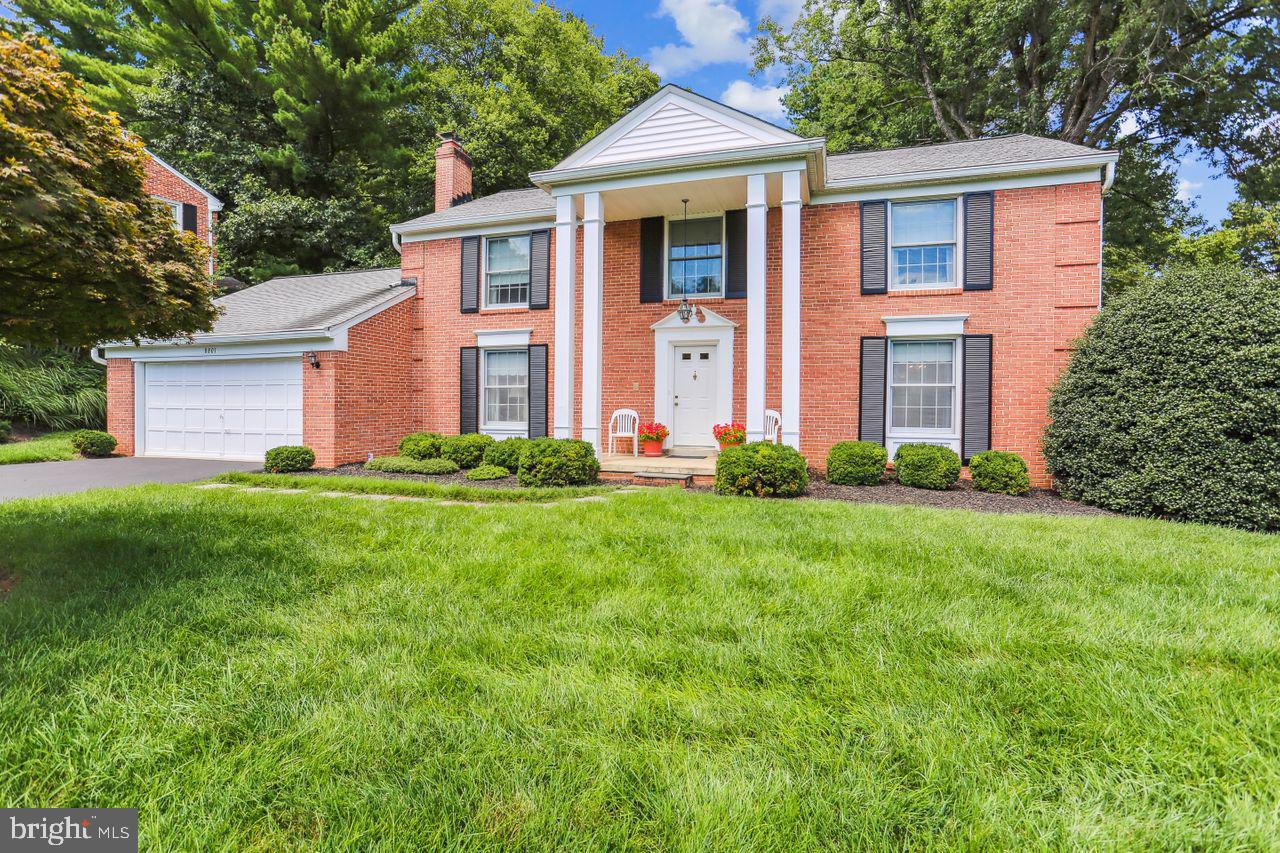 8801 Fox Hills Trl