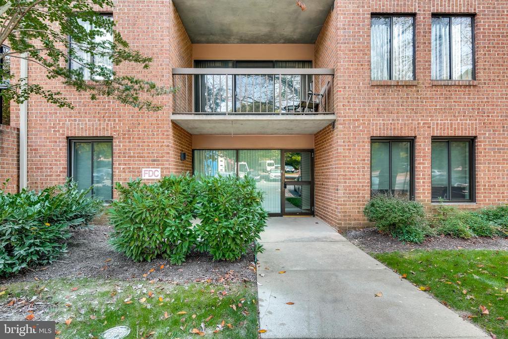 11405 Commonwealth Dr #4