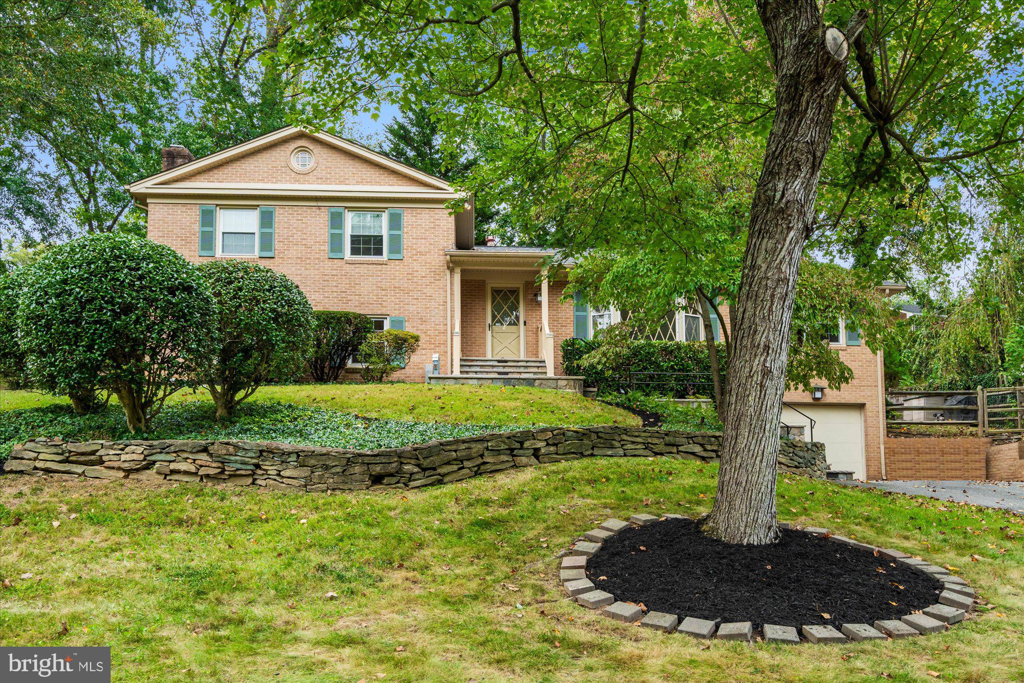 2124 EDGEWATER PARKWAY