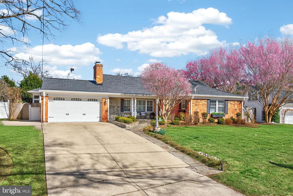 5019 WYANDOT COURT