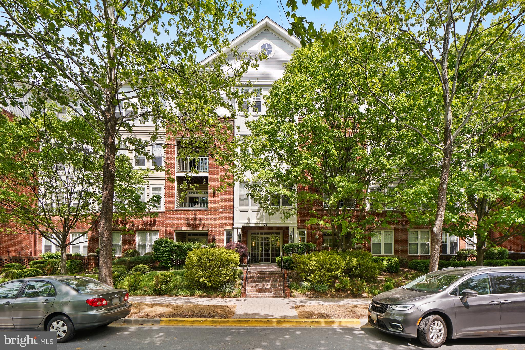 501 KING FARM BOULEVARD 207