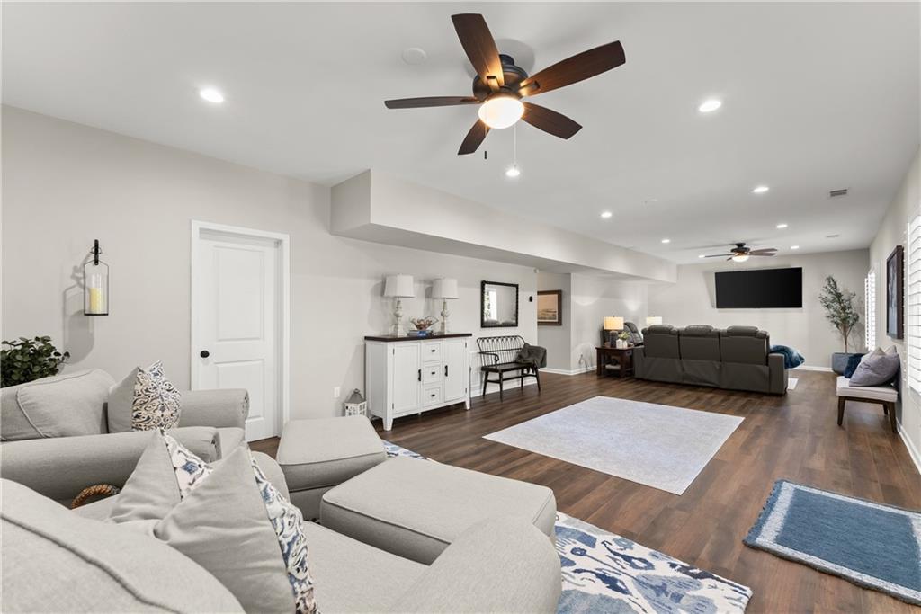 7123 Lake Edge Drive