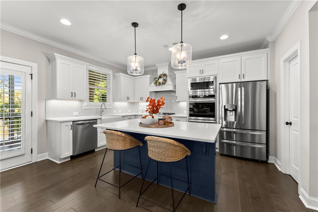 7123 Lake Edge Drive