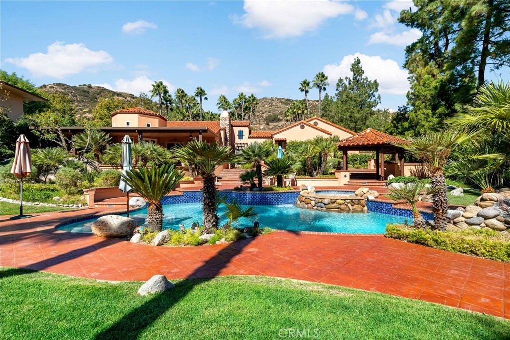 38136 Silver Fox Court