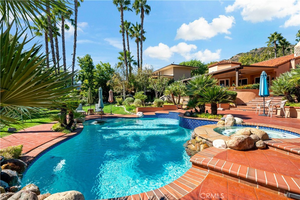 38136 Silver Fox Court