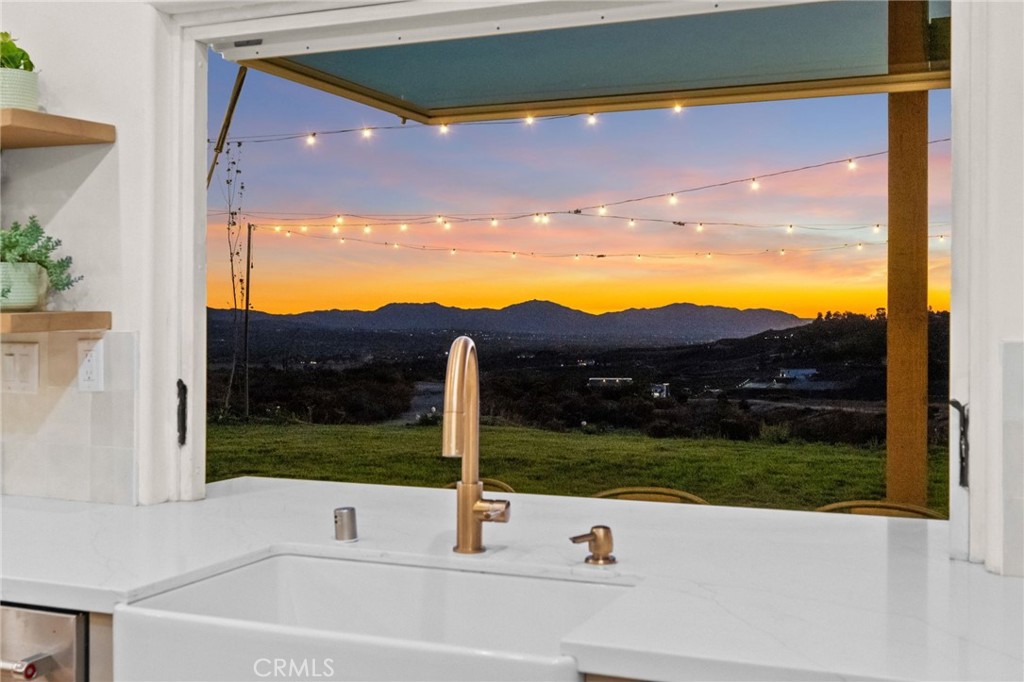 41950 Calle La Escondida