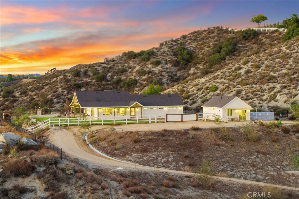 41950 Calle La Escondida