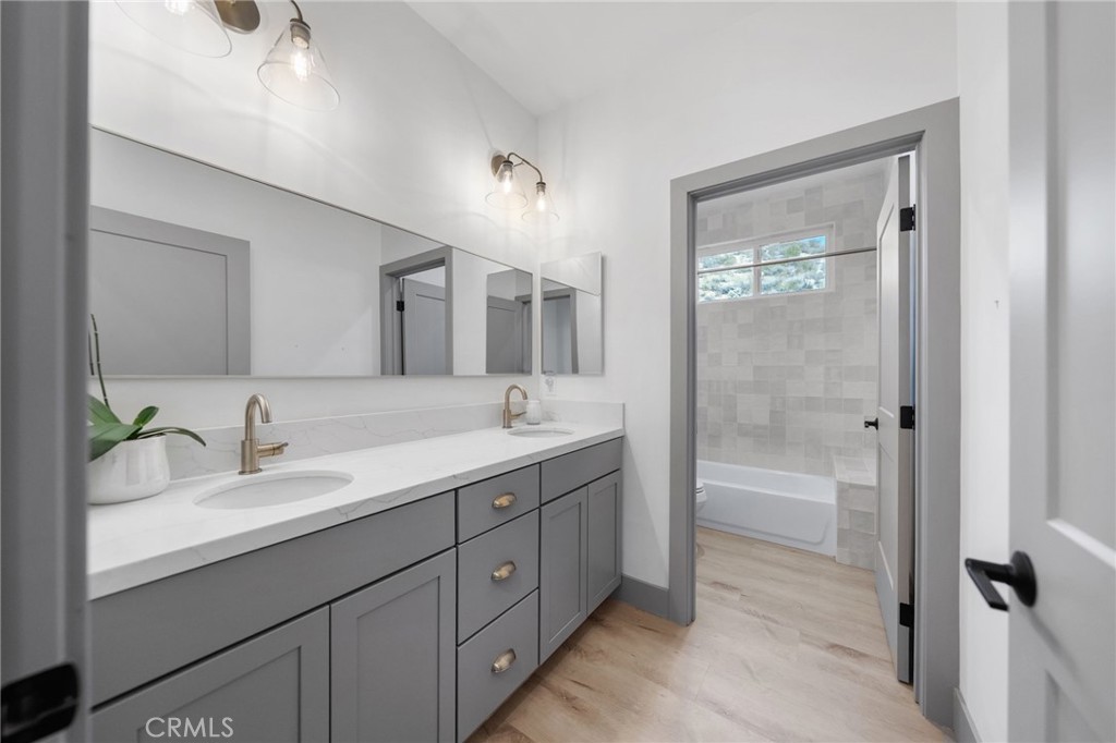 41950 Calle La Escondida