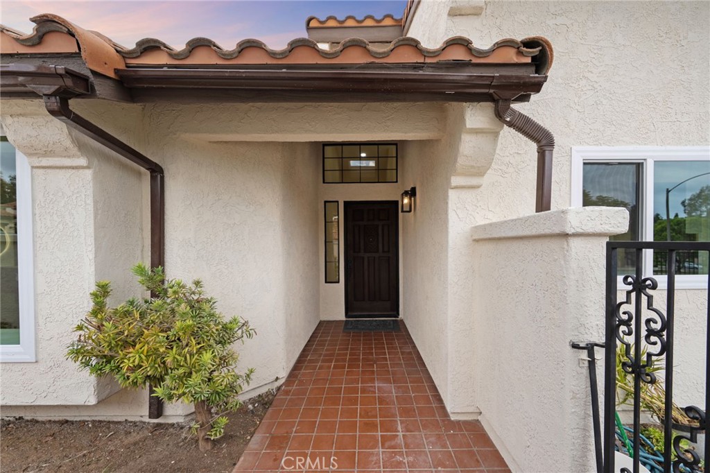 1723 Larkhaven Glen