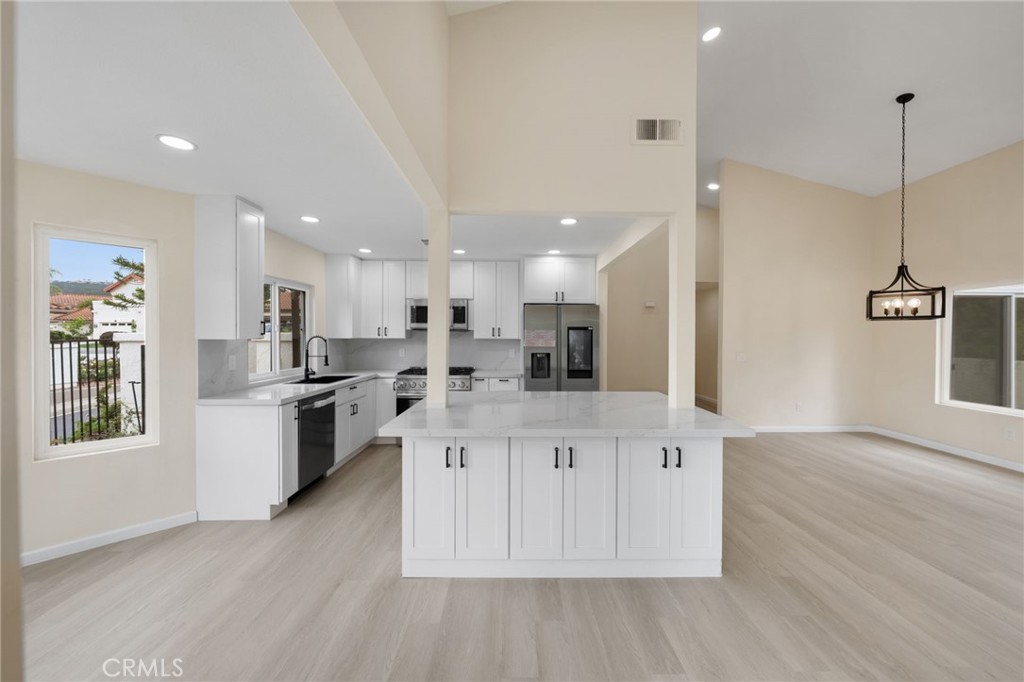 1723 Larkhaven Glen
