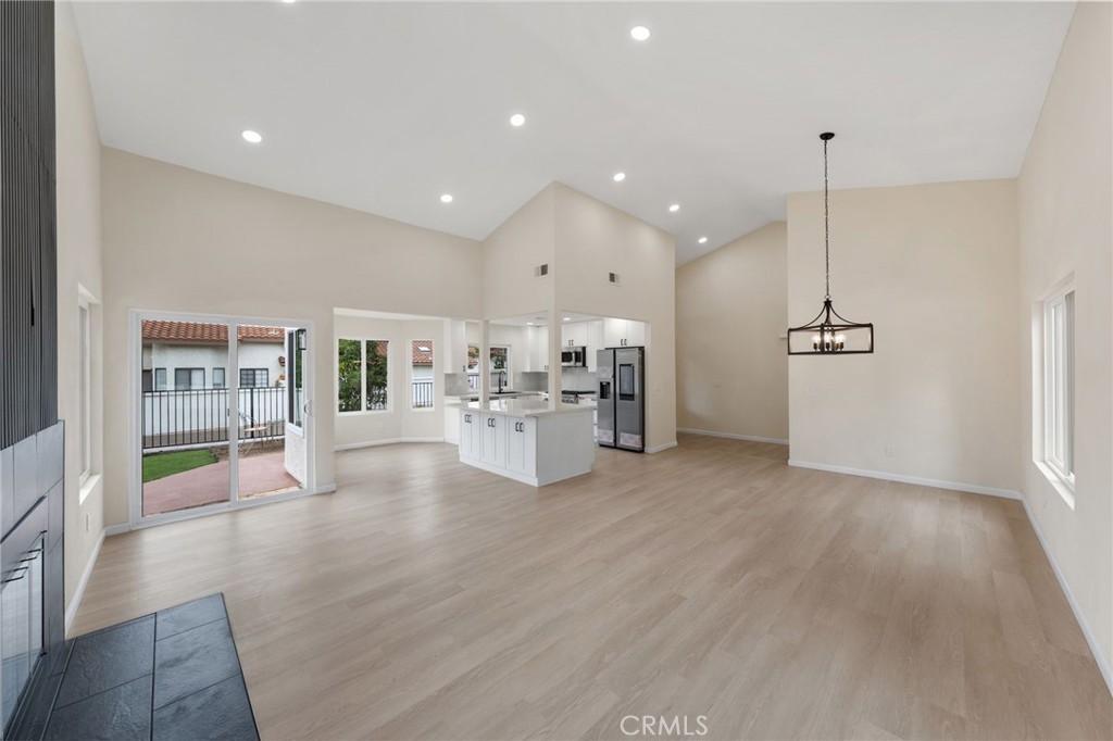 1723 Larkhaven Glen