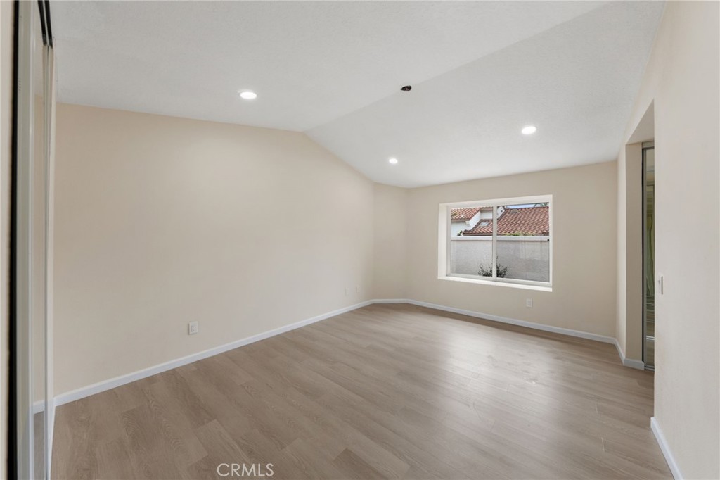 1723 Larkhaven Glen
