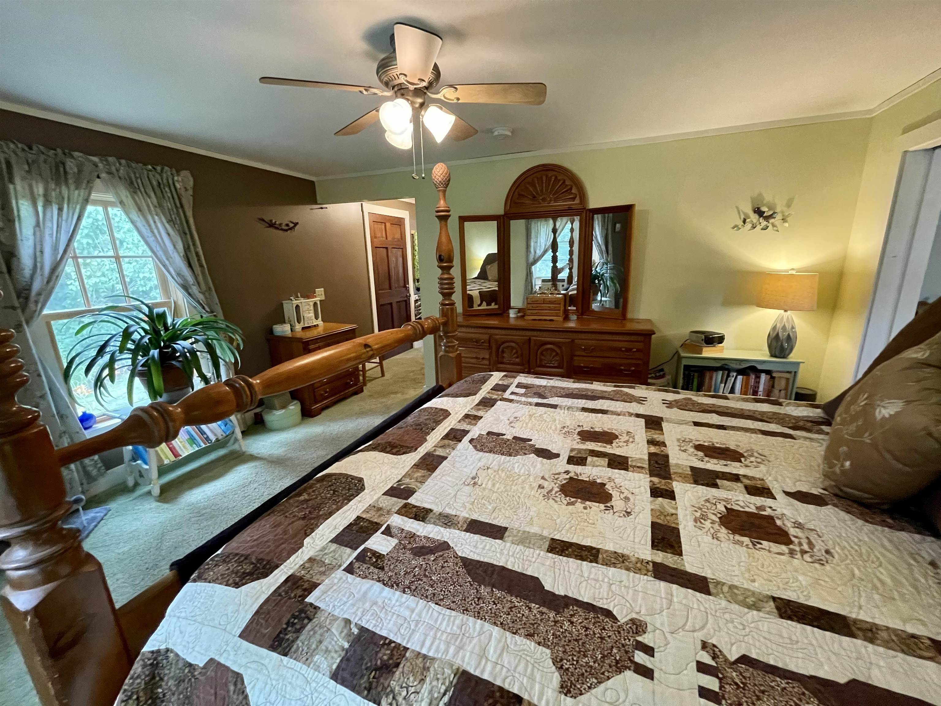 5887 VT Route 5 South