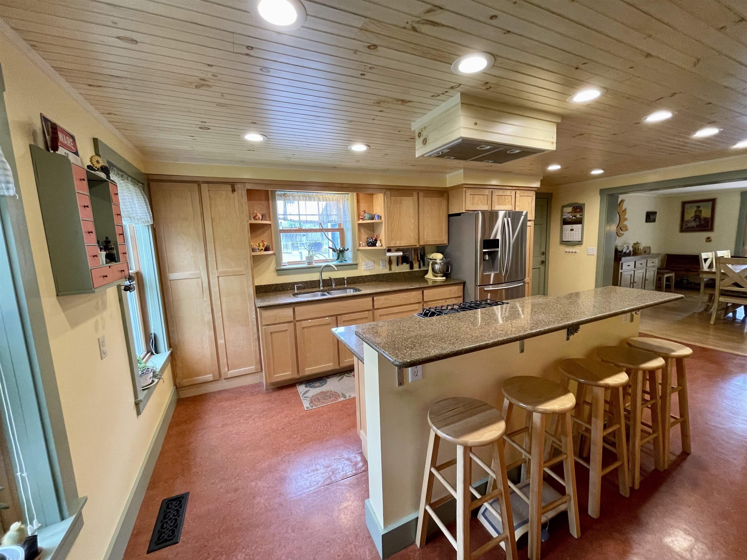 5887 VT Route 5 South