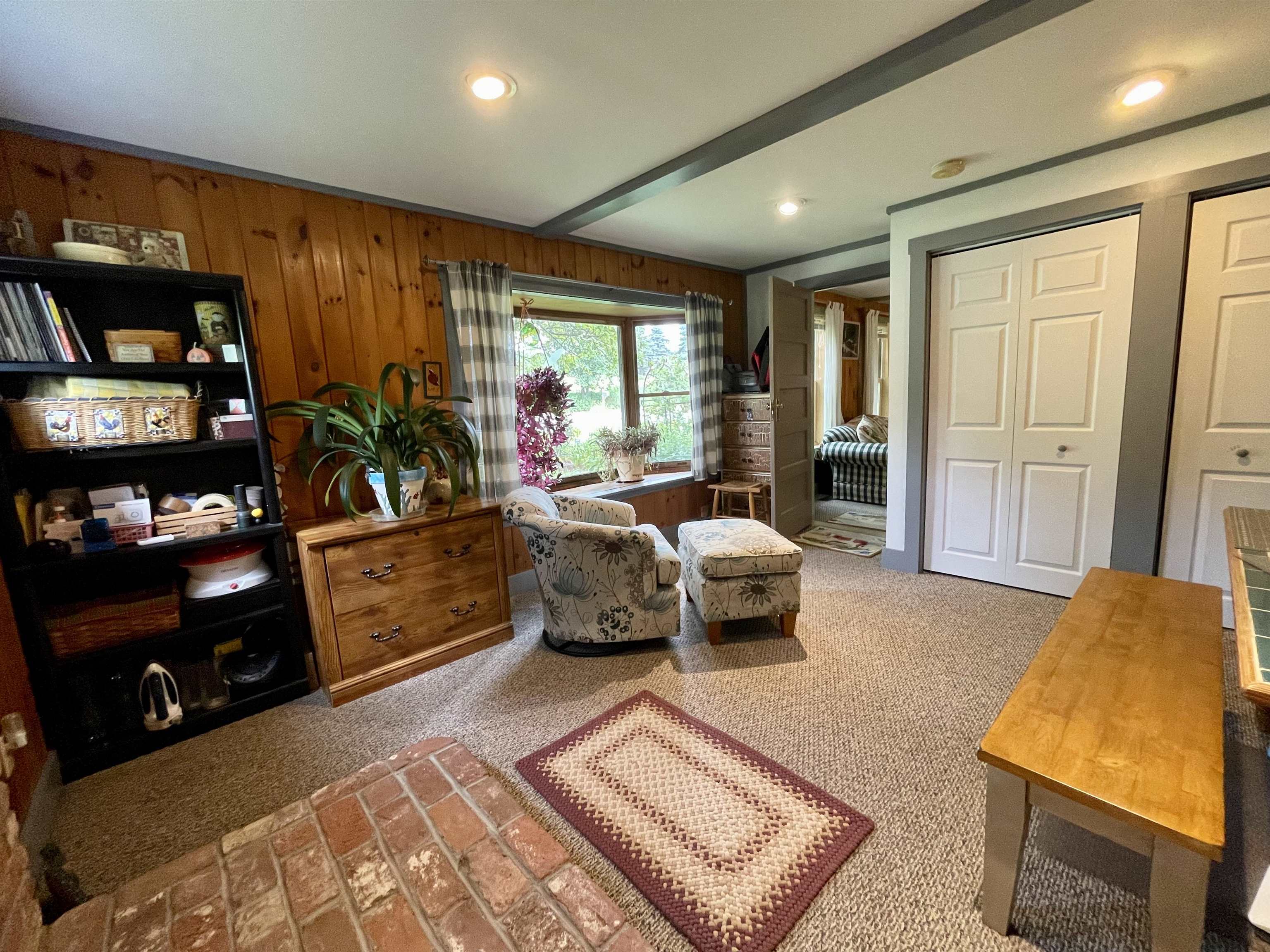 5887 VT Route 5 South