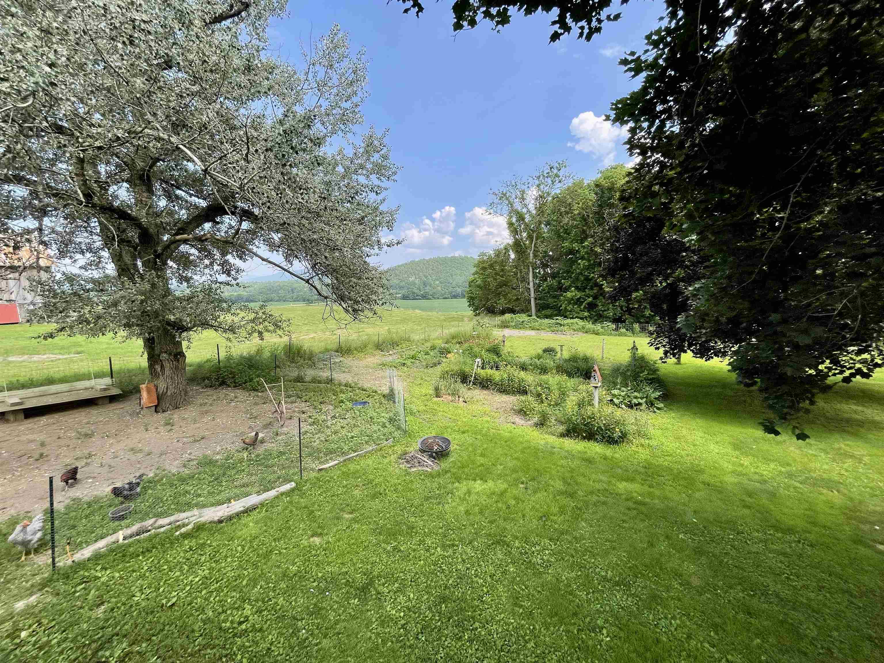 5887 VT Route 5 South