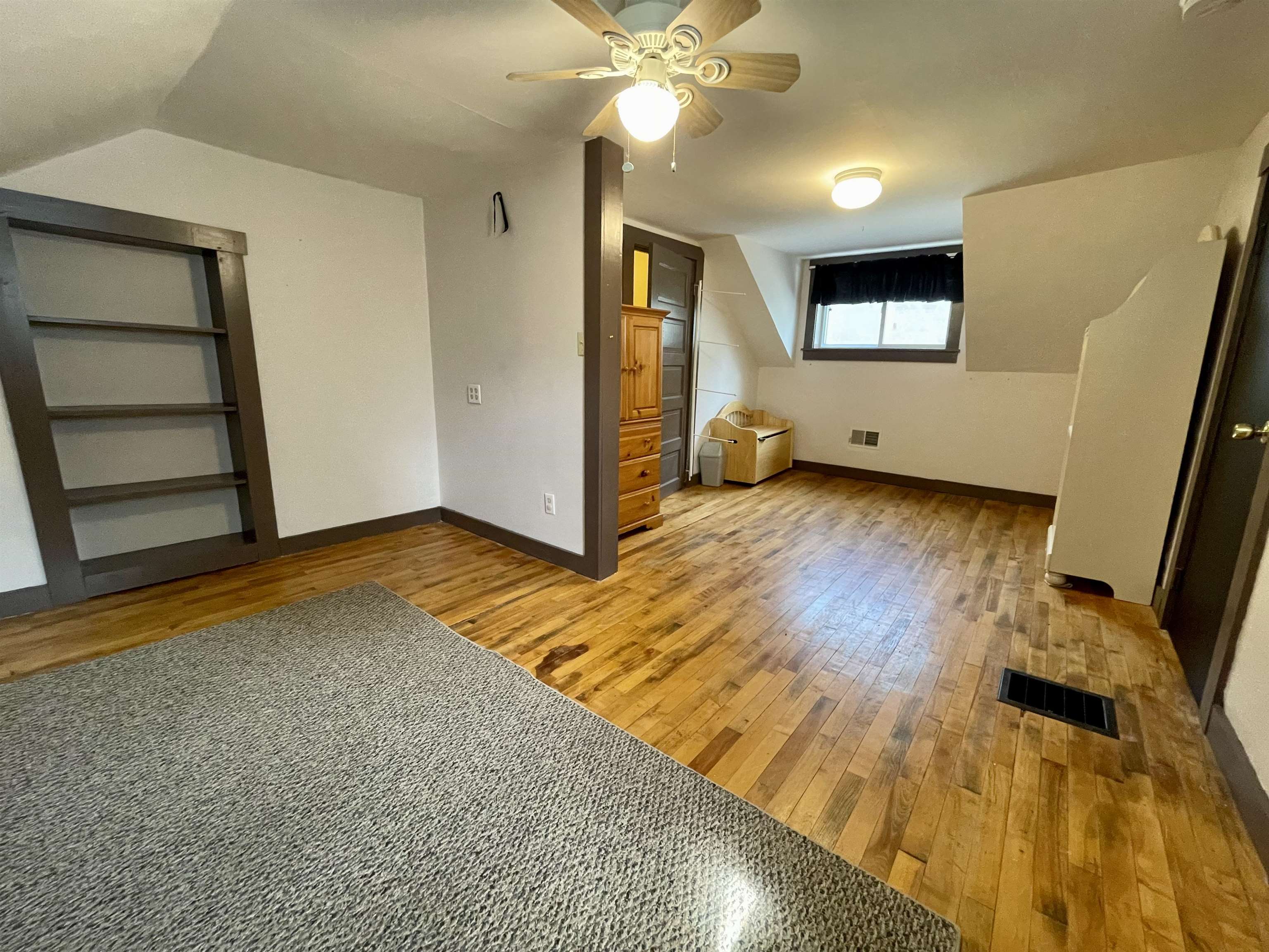 5887 VT Route 5 South