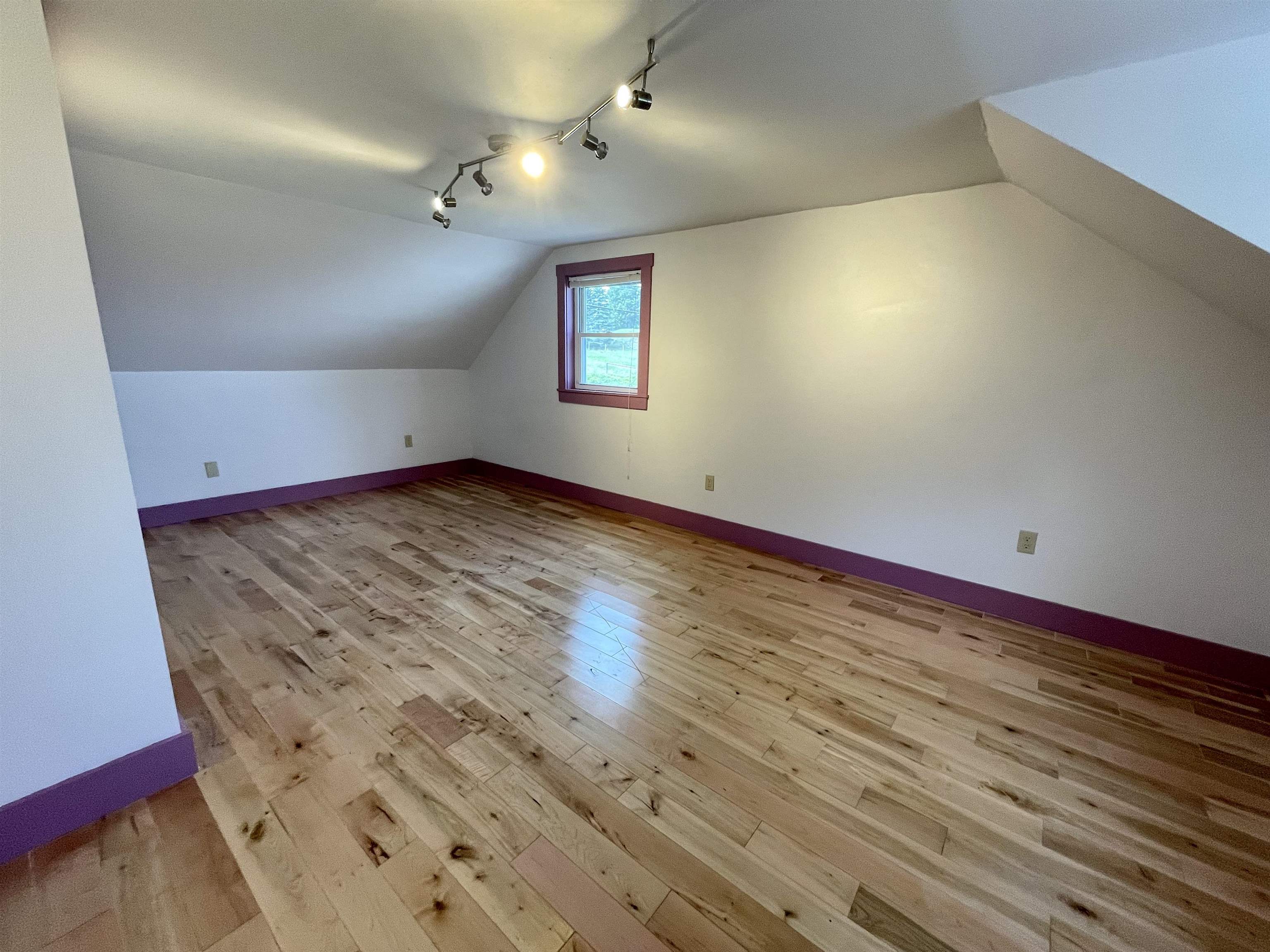 5887 VT Route 5 South