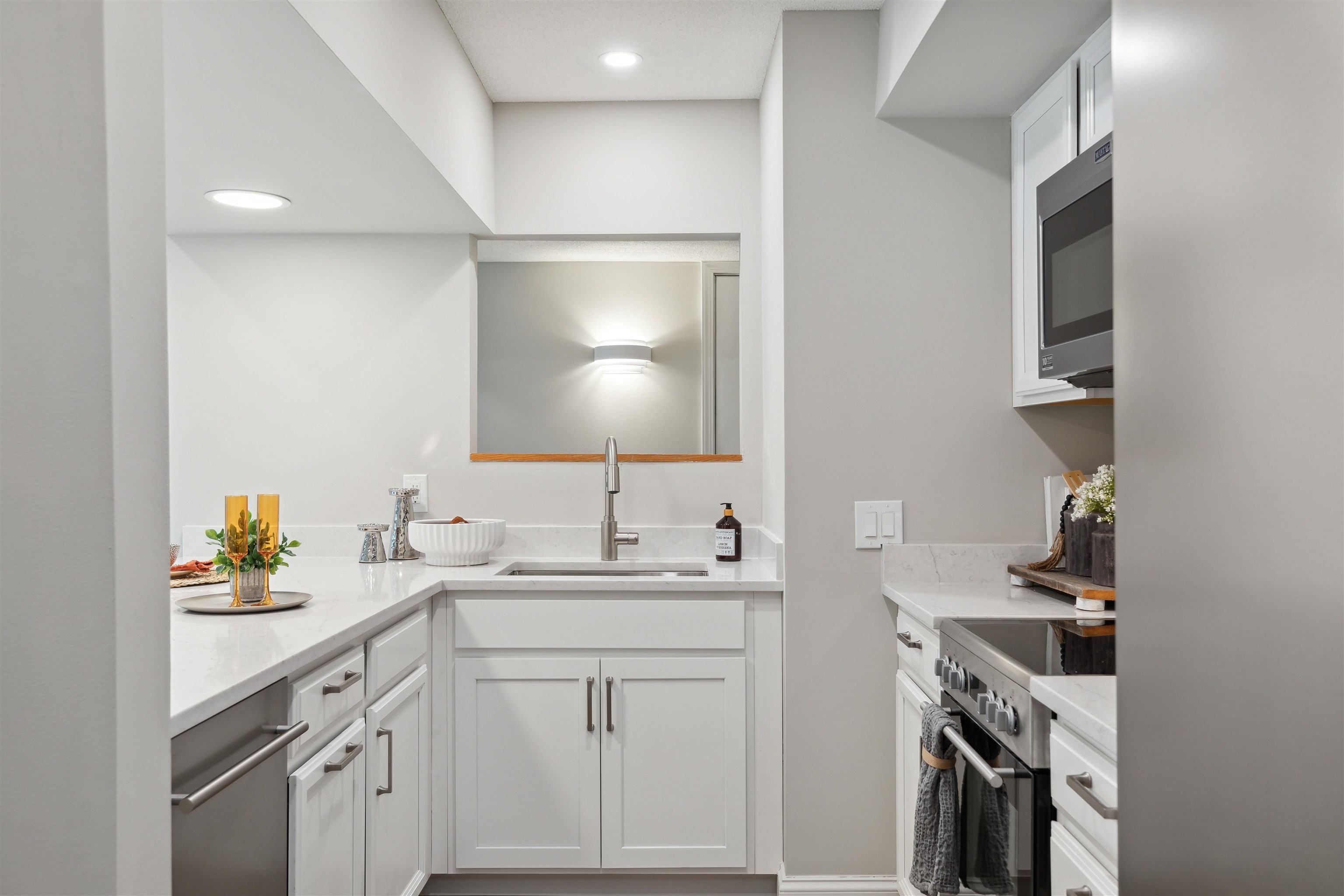 30 Wolf Road Unit: 602