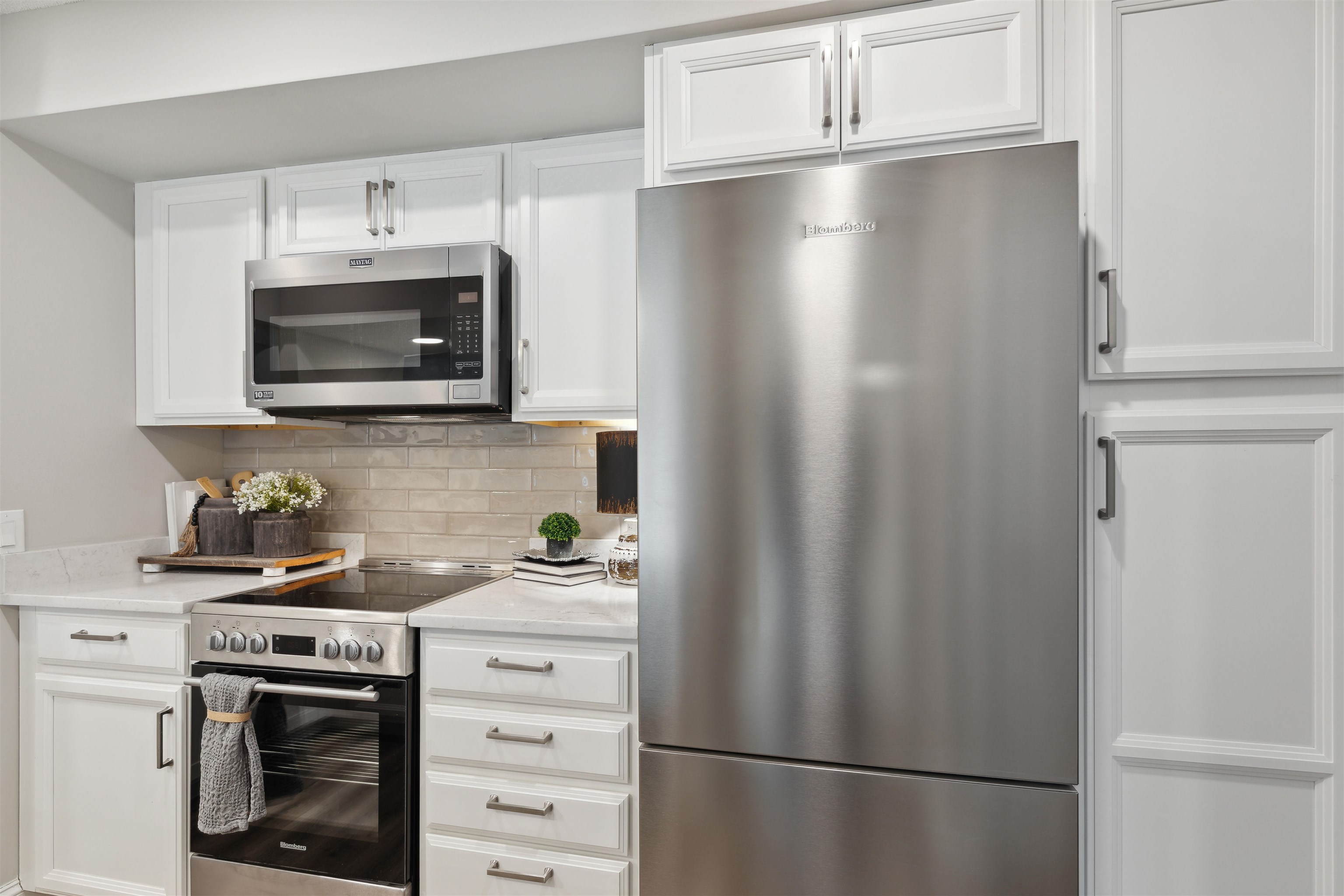 30 Wolf Road Unit: 602