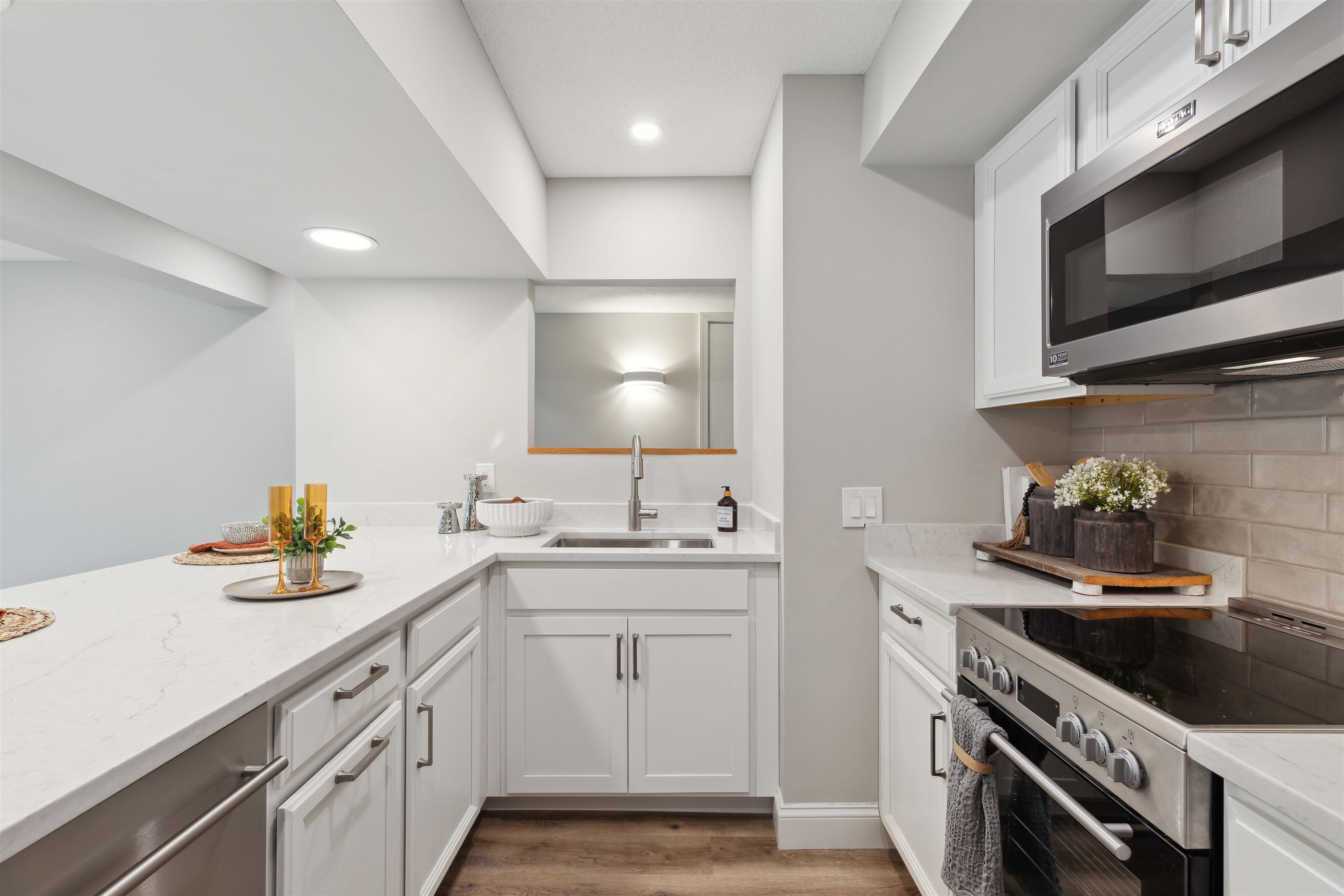 30 Wolf Road Unit: 602