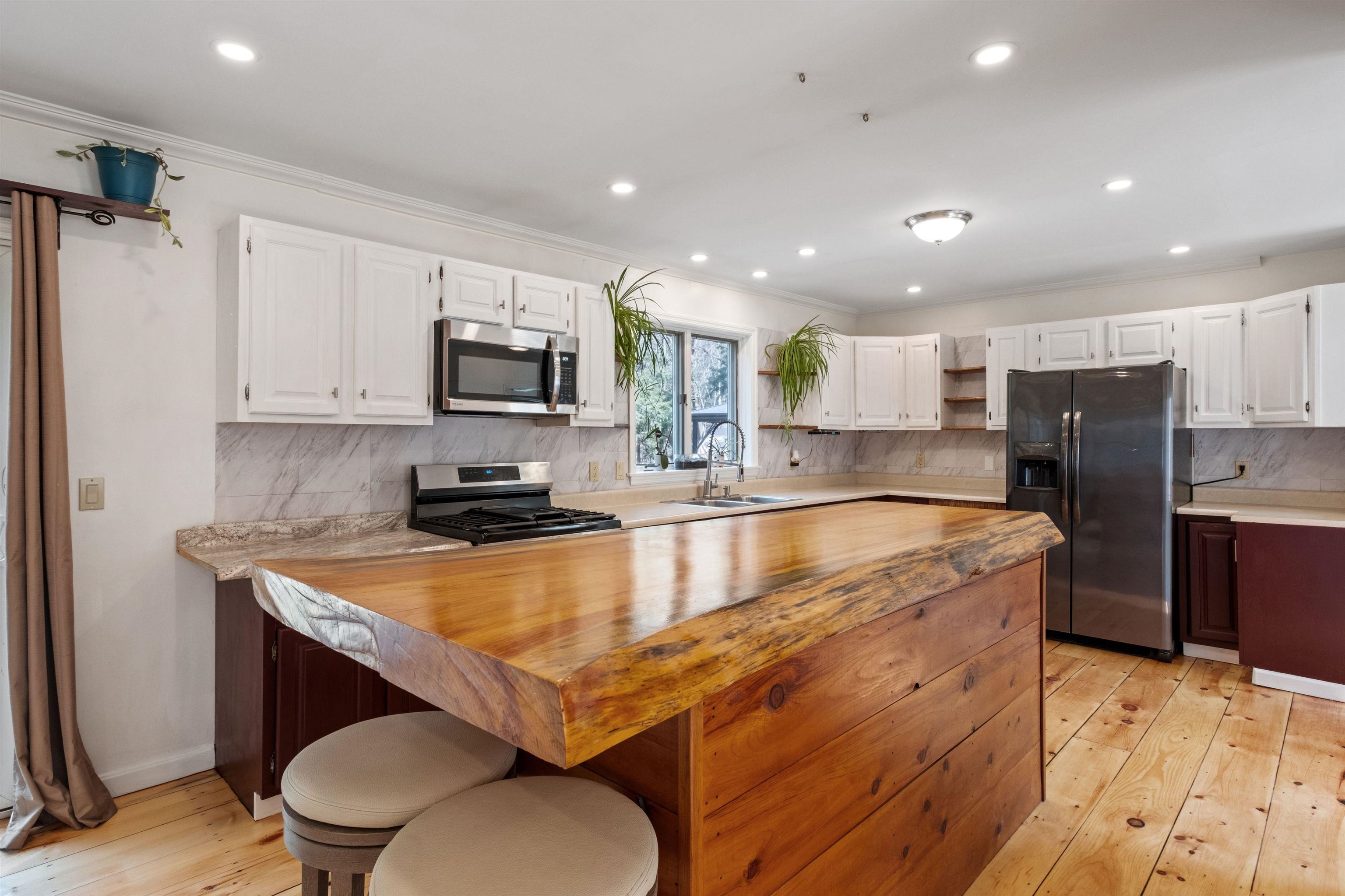 263 Colonial Drive
