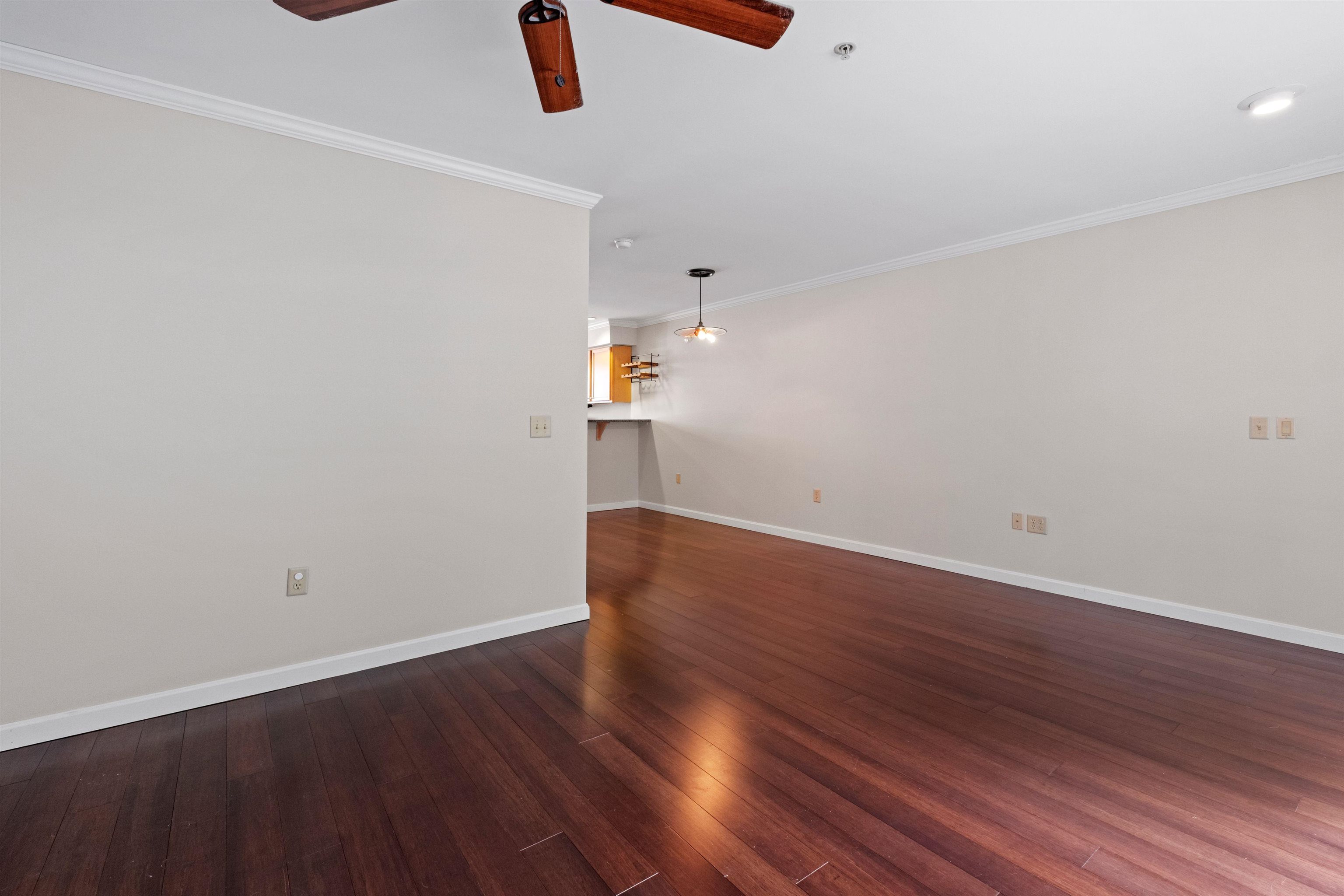 2680 Hartford Avenue Unit: 15