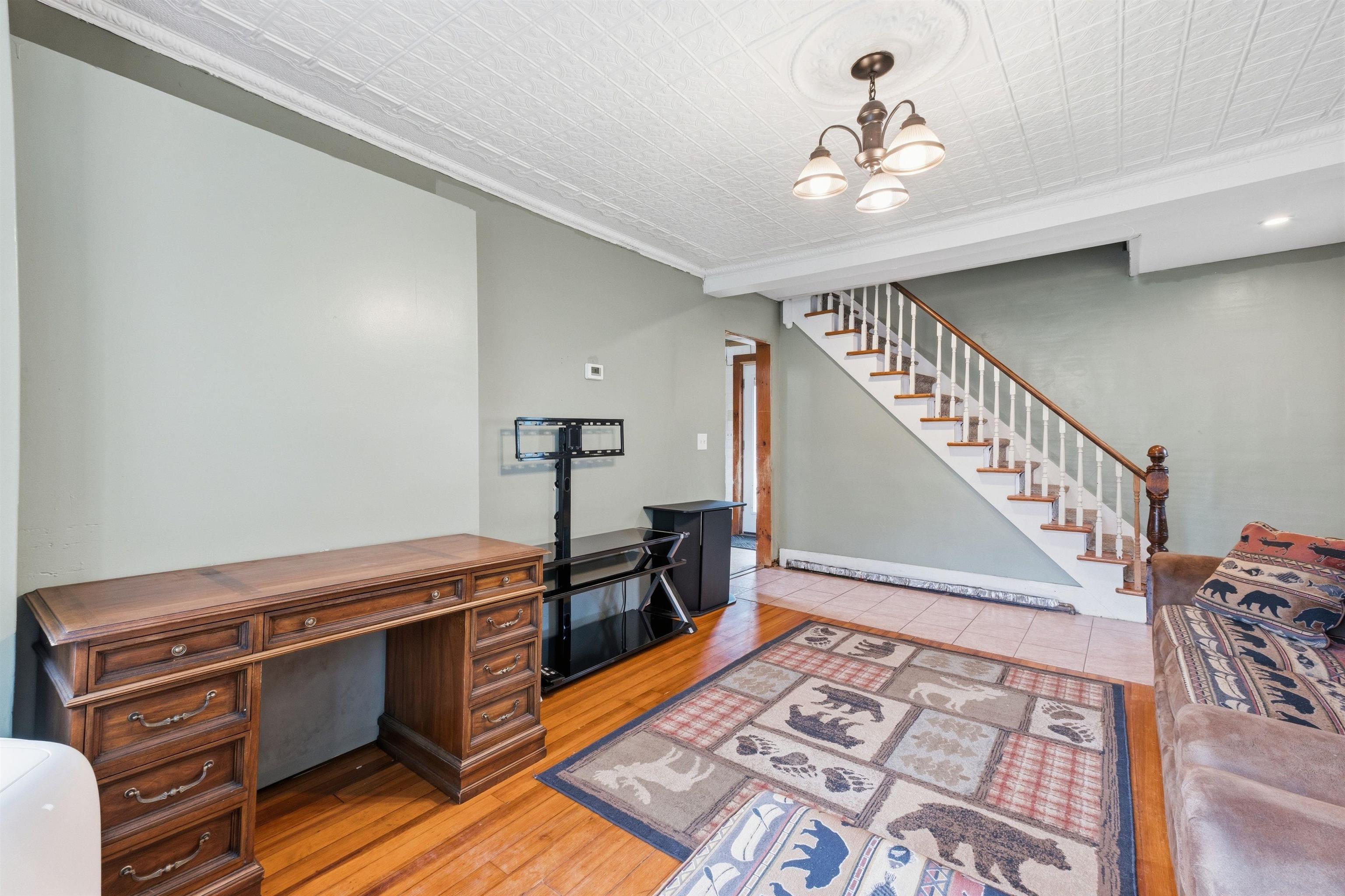 4 Skinner Street