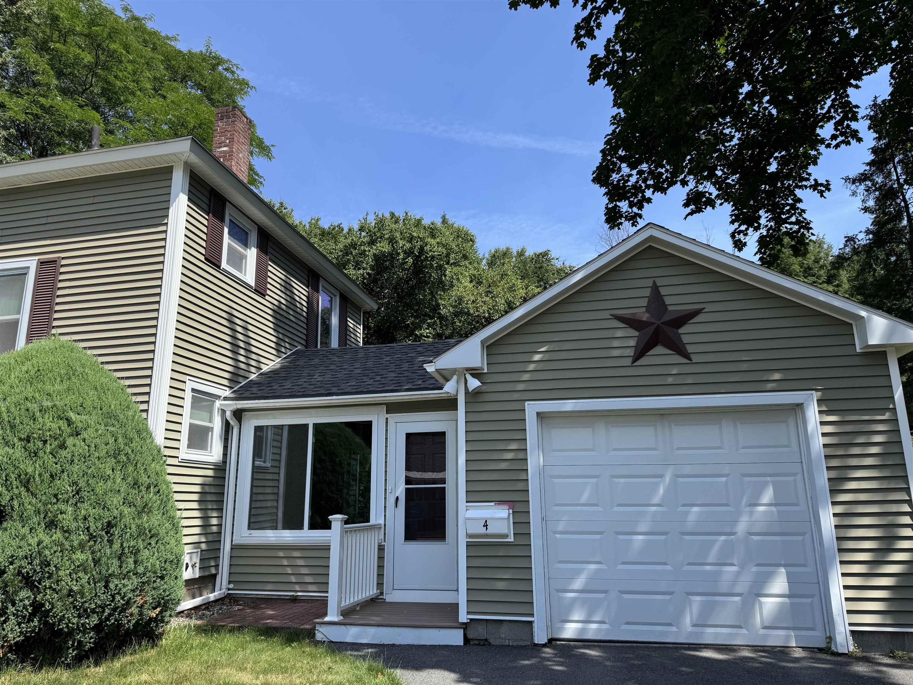 4 Wayne Avenue