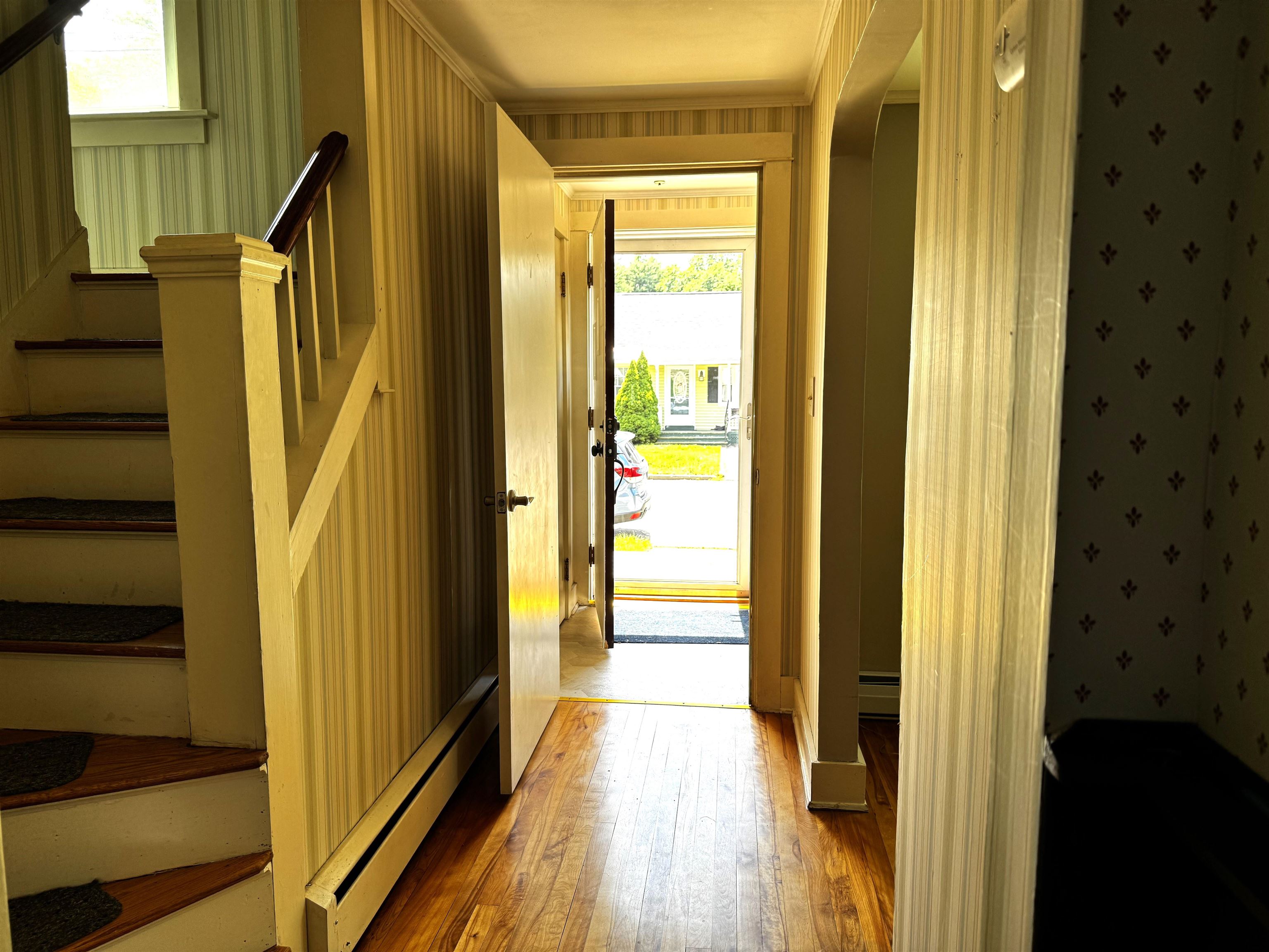 4 Wayne Avenue