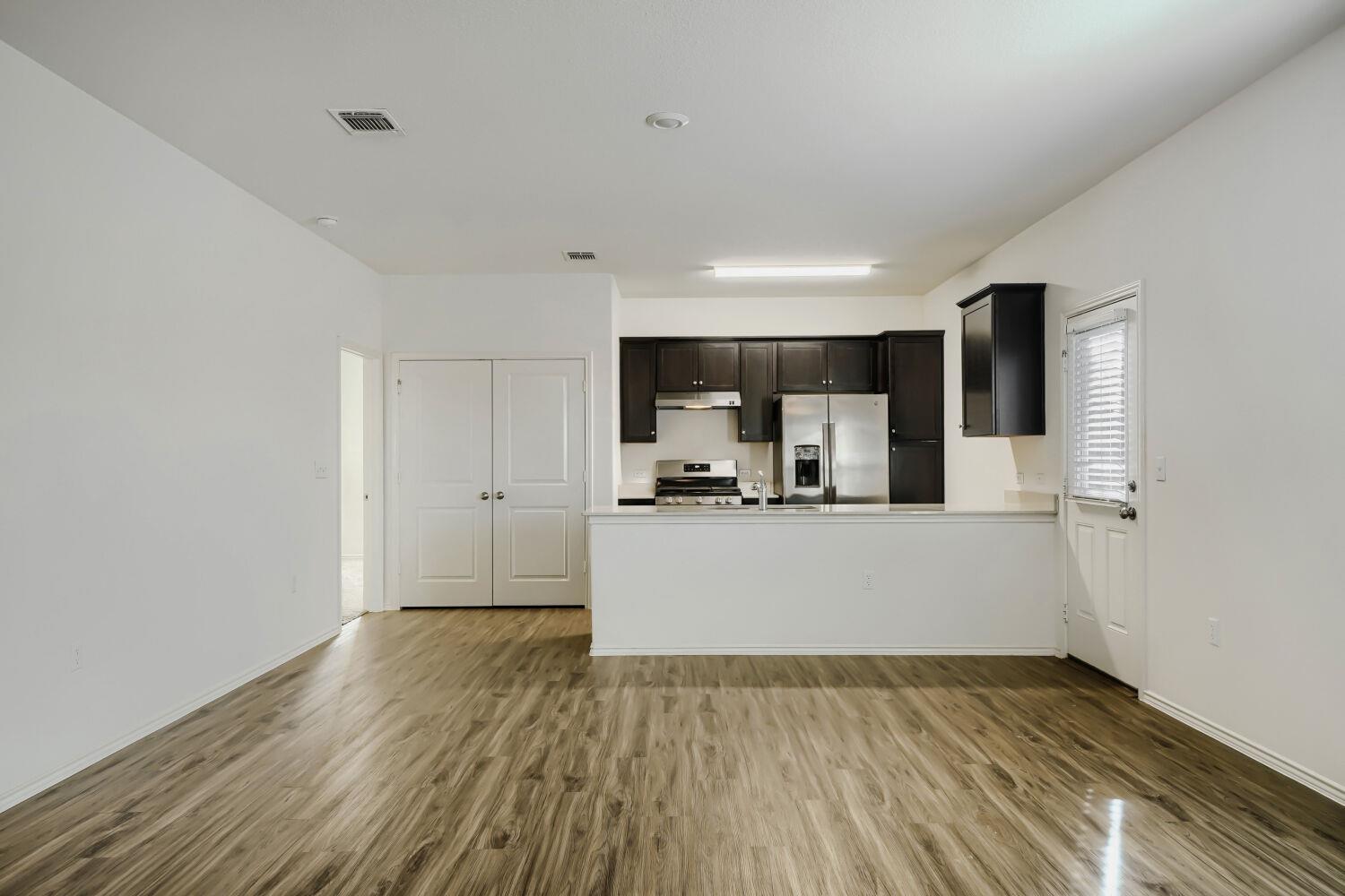 7001 Tonka LN