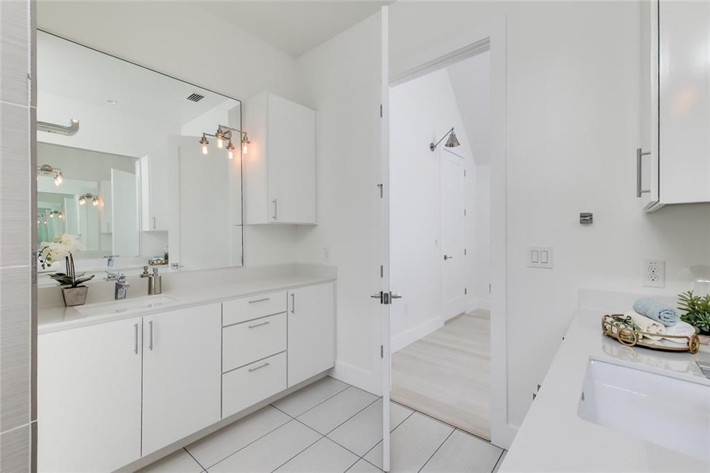 402 Powell CIR # 1