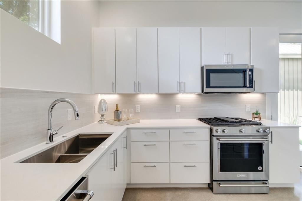 402 Powell CIR # 1