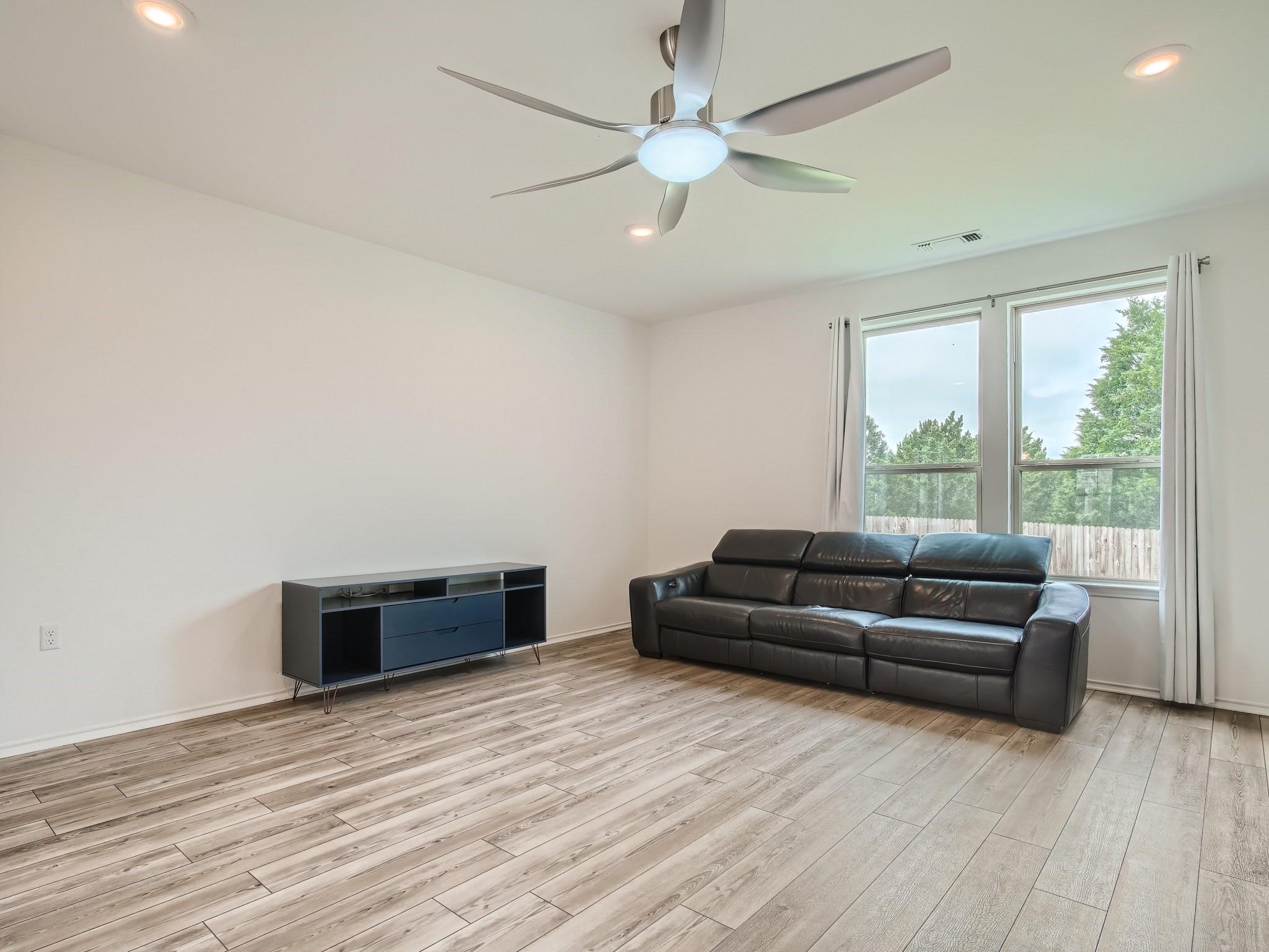 5301 Hallowell CT