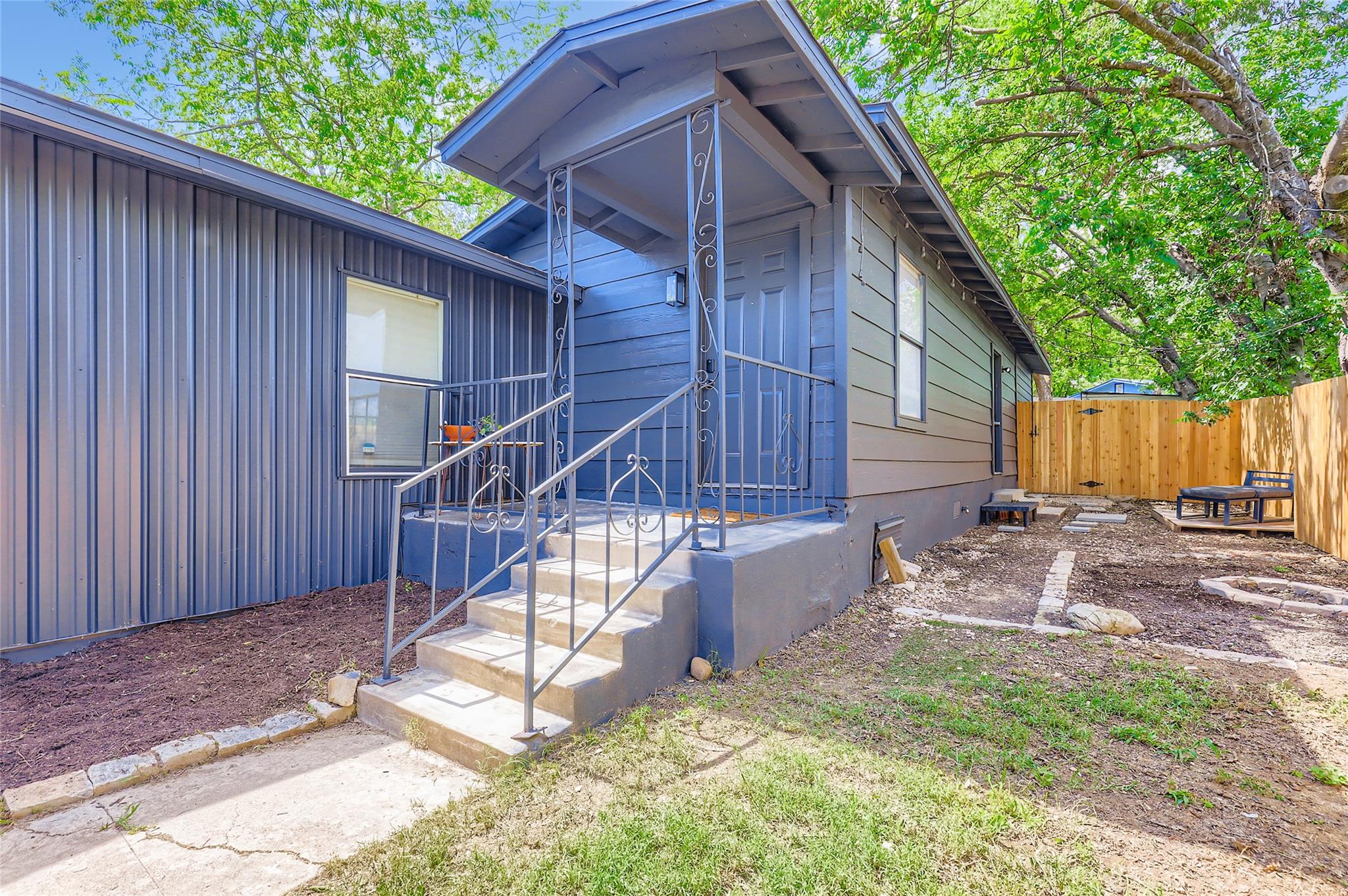 1428 Webberville RD Unit: 1&2