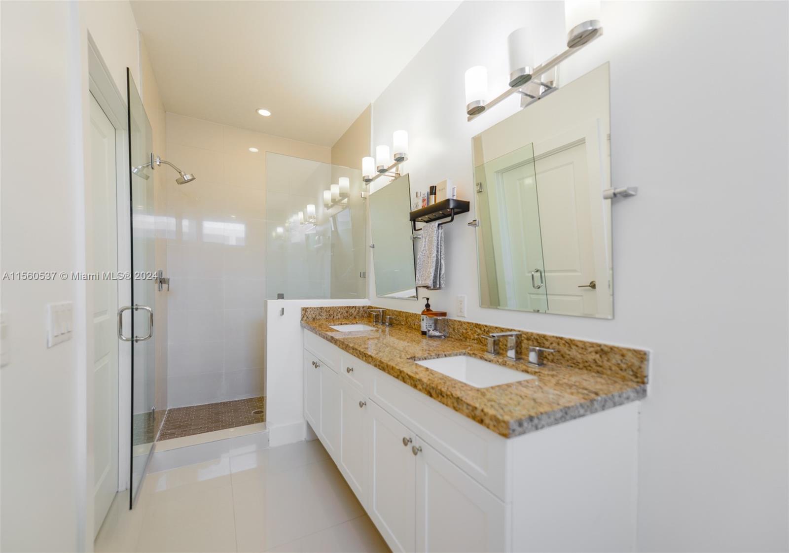 3241 Percival Ave # 3241