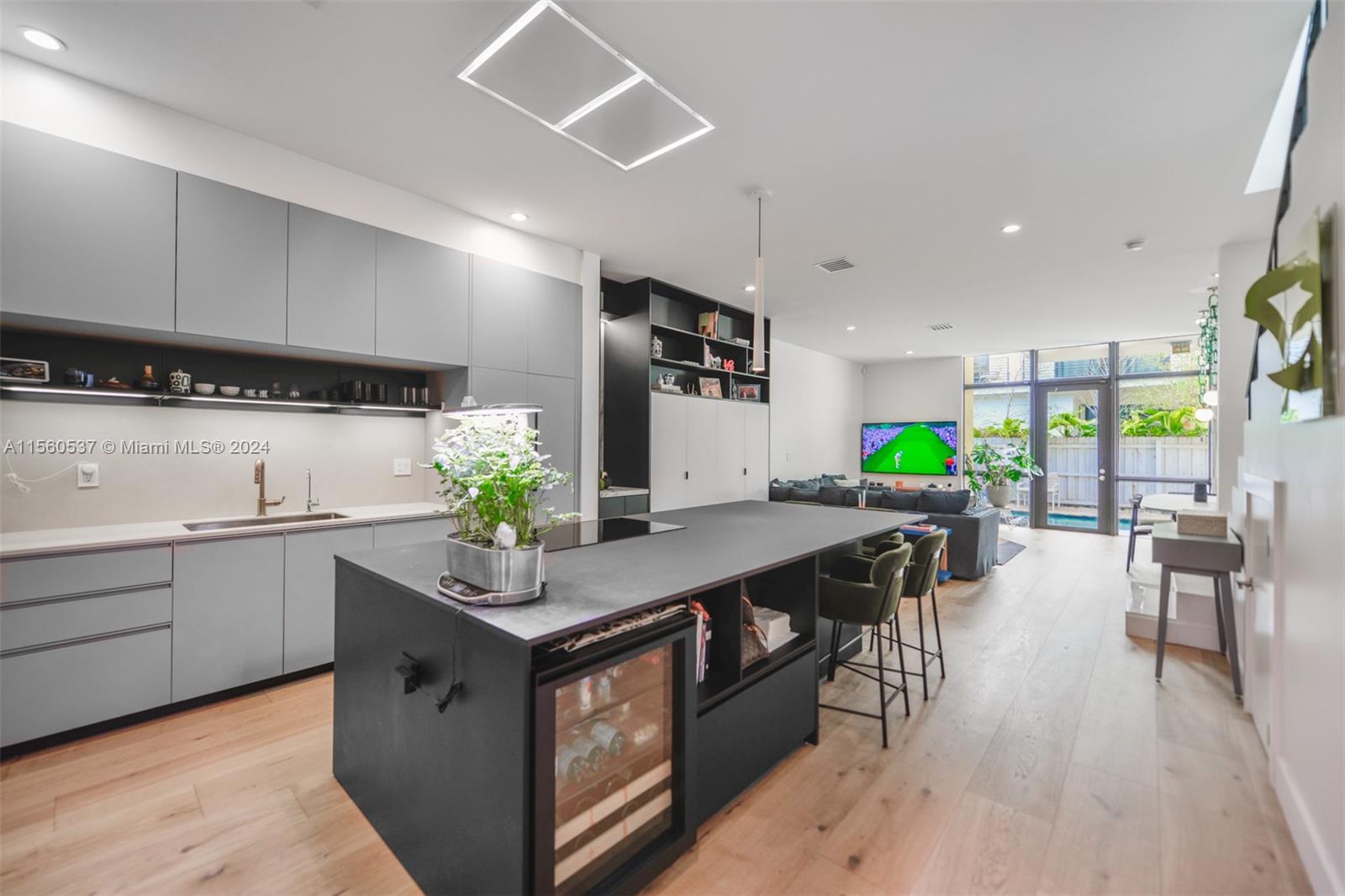 3241 Percival Ave # 3241