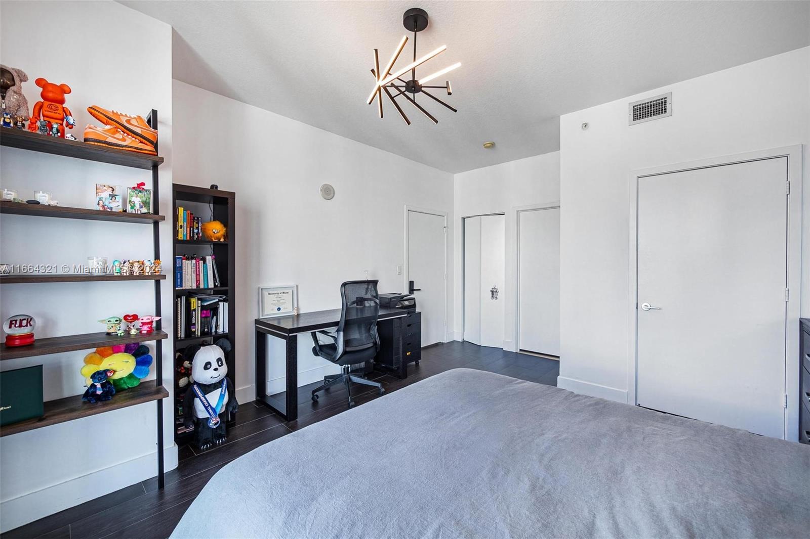 1111 SW 1st Ave Unit: 3722-N