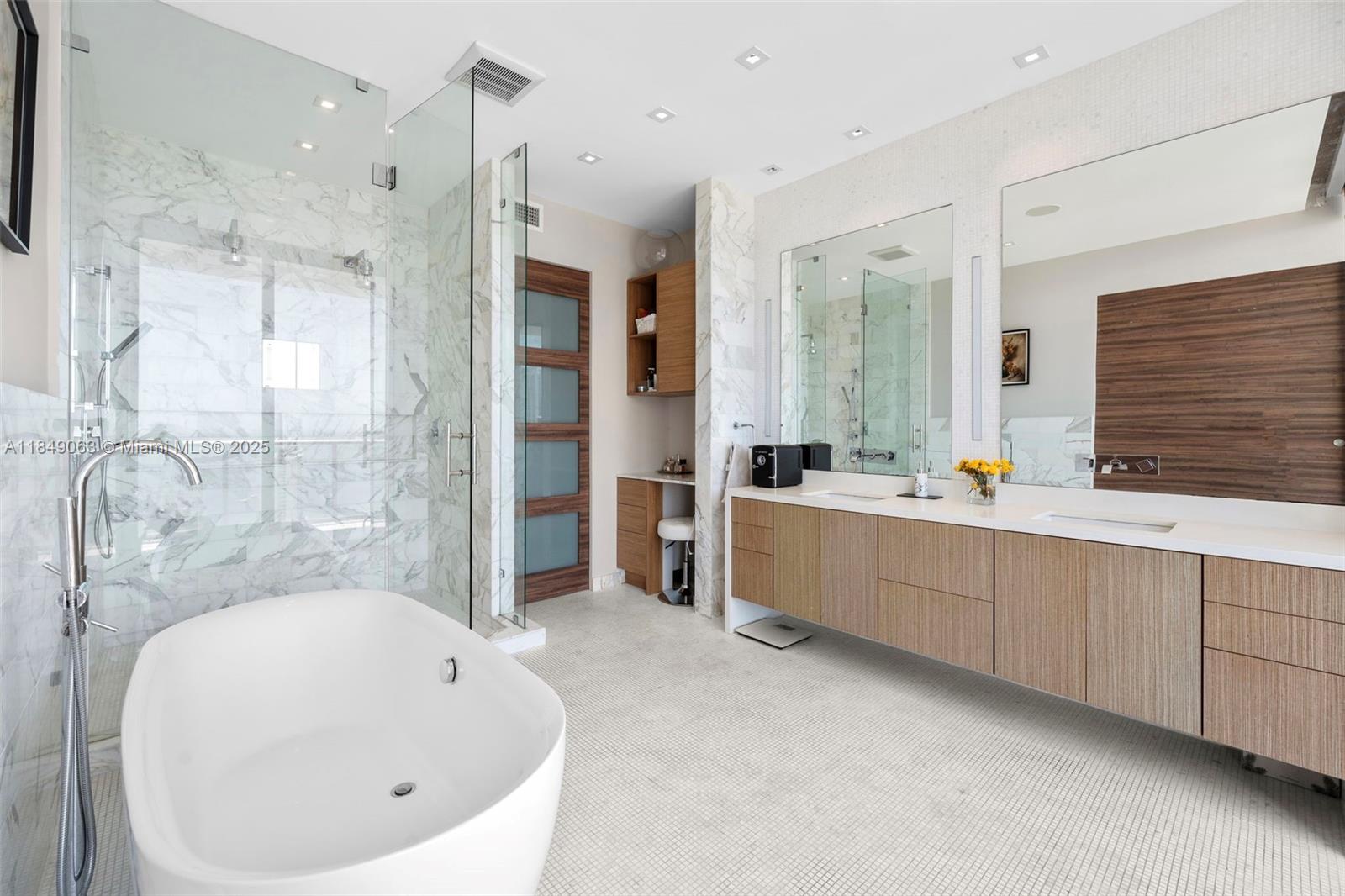 3470 E Coast Ave Unit: PH207