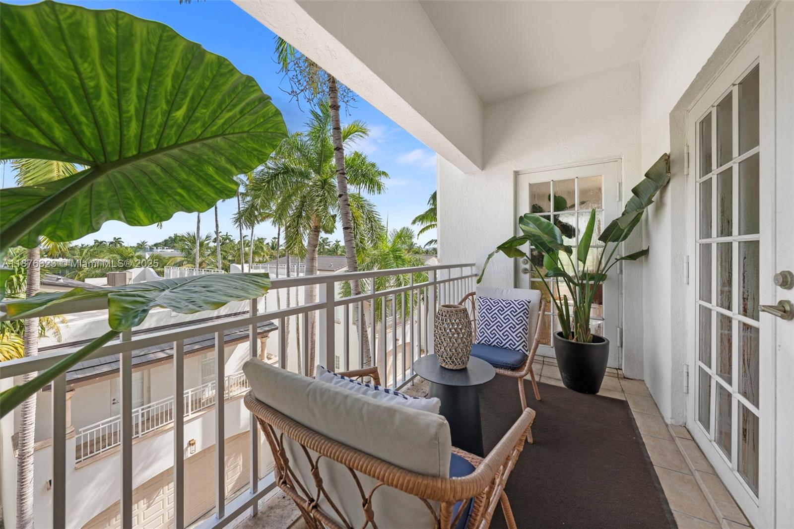 1413 Sunset Harbour Dr # 406