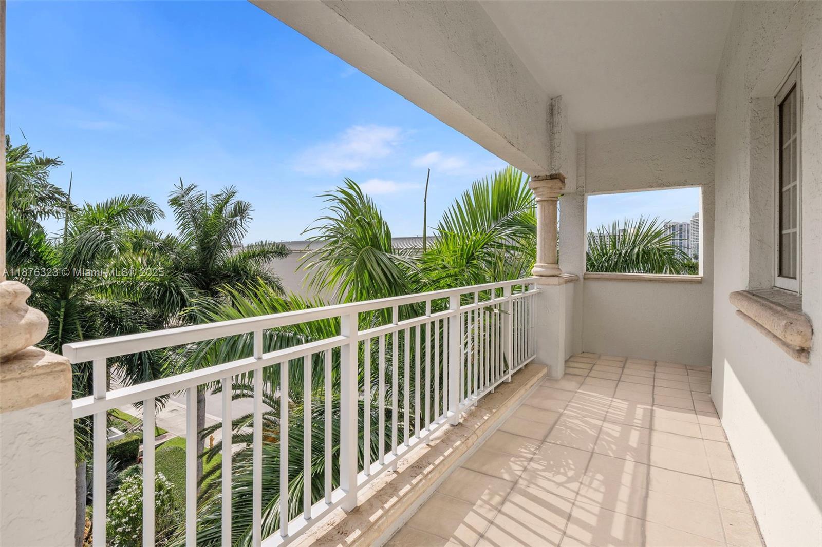 1413 Sunset Harbour Dr # 406