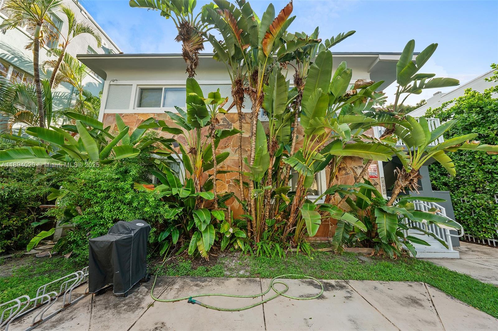 1515 E West Ave # 12