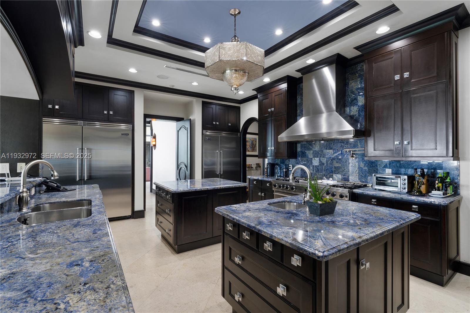 10330 W Broadview Dr